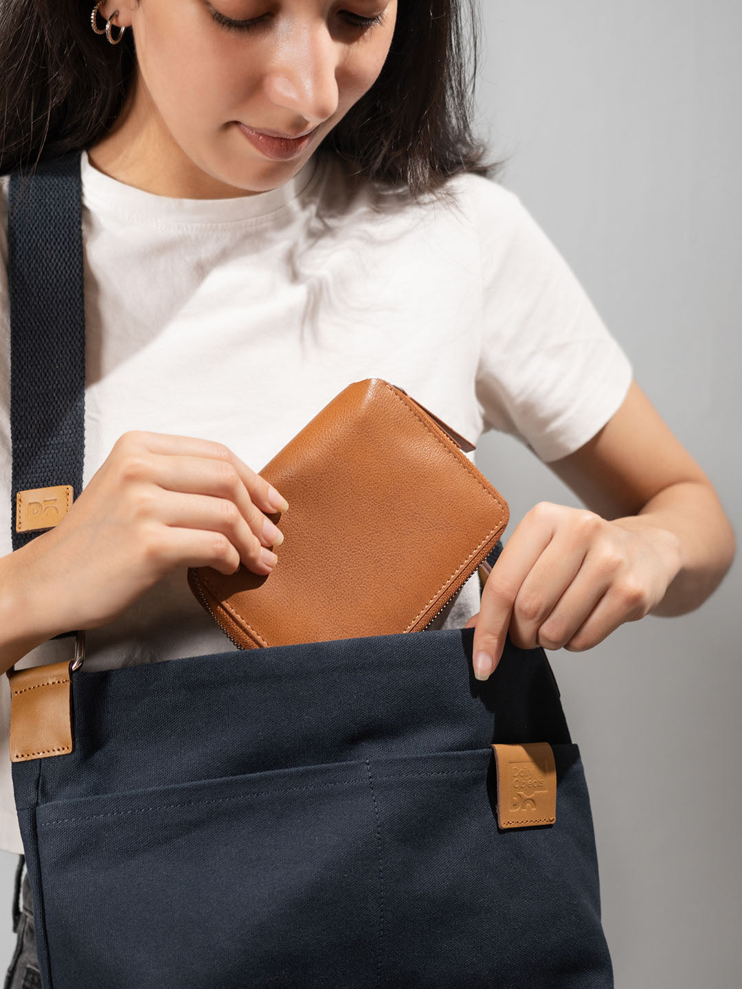 Check-in Passport Wallet - Tan