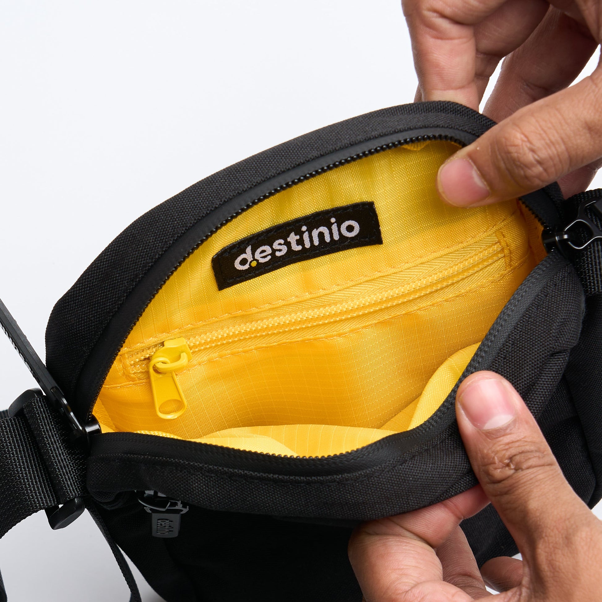 Destinio Sling bag small - Black