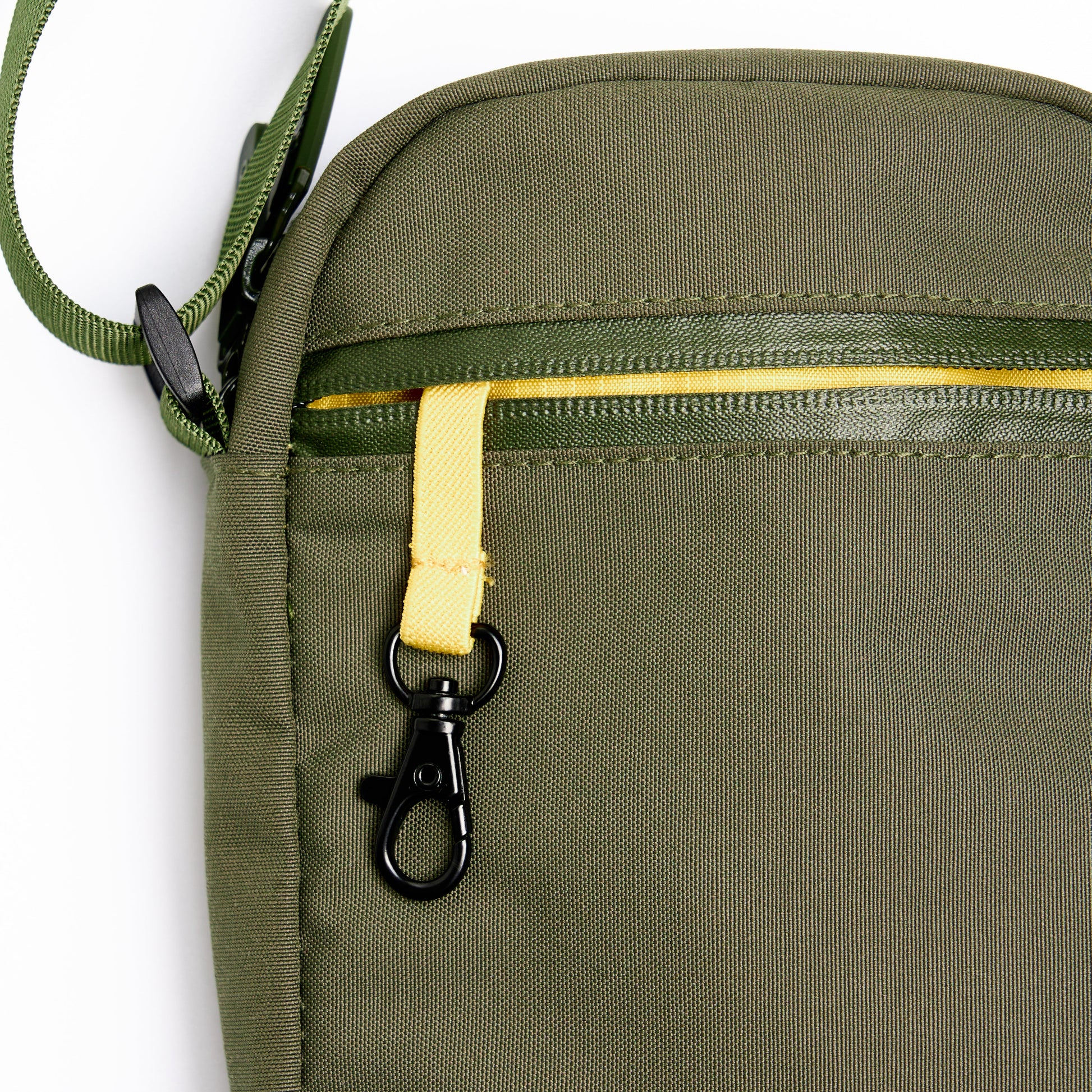 Destinio Sling bag Small - Olive green