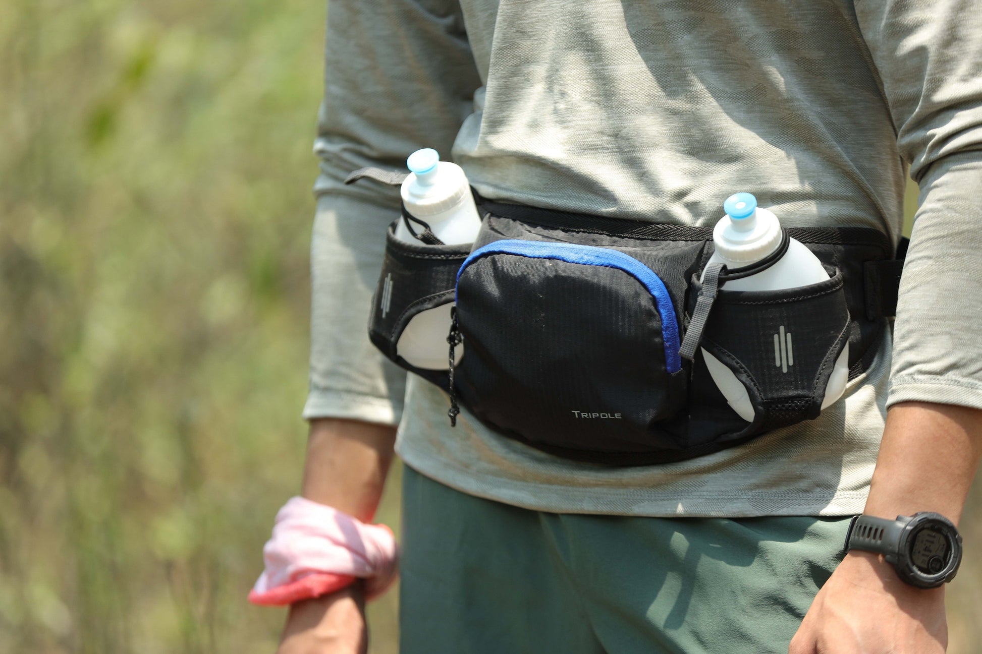 Runaqua Hydration Belt and Waist Pack for Running and Cycling